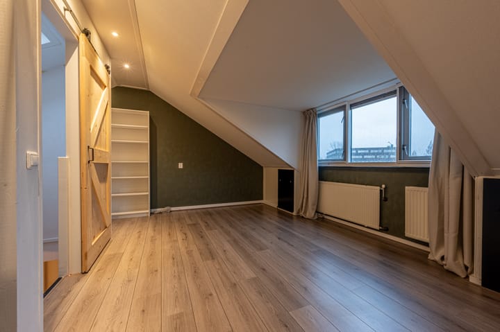 Foto 32 van Jan van Almondestraat 119