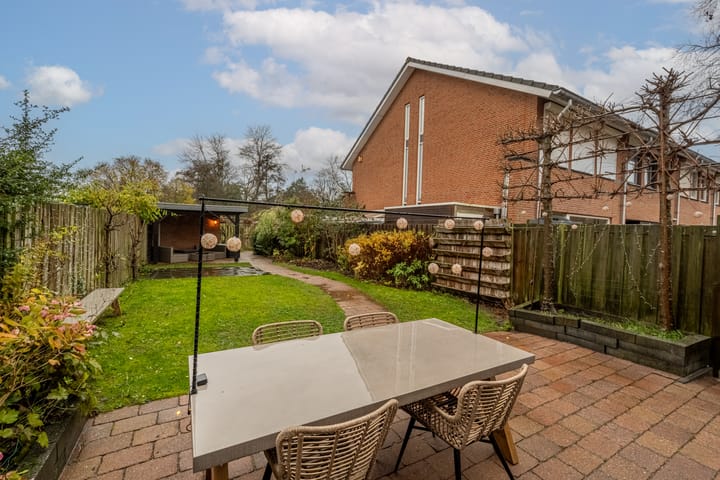 Foto 36 van Jan van Almondestraat 119