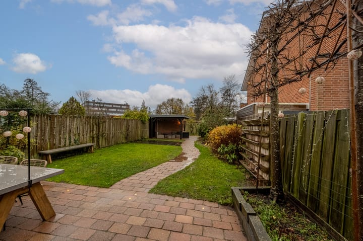 Foto 37 van Jan van Almondestraat 119