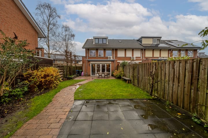 Foto 38 van Jan van Almondestraat 119