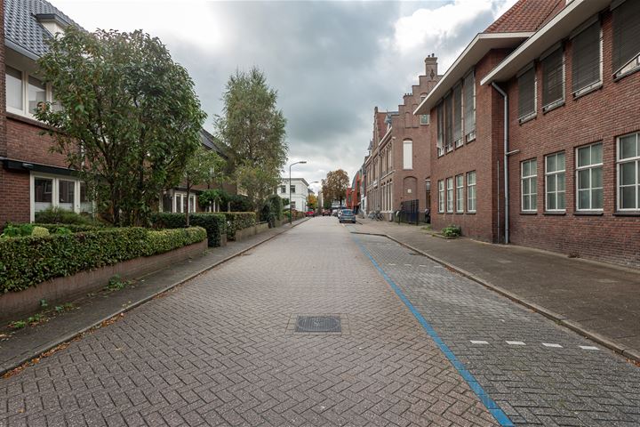 View photo 26 of Teding van Berkhoutstraat 40