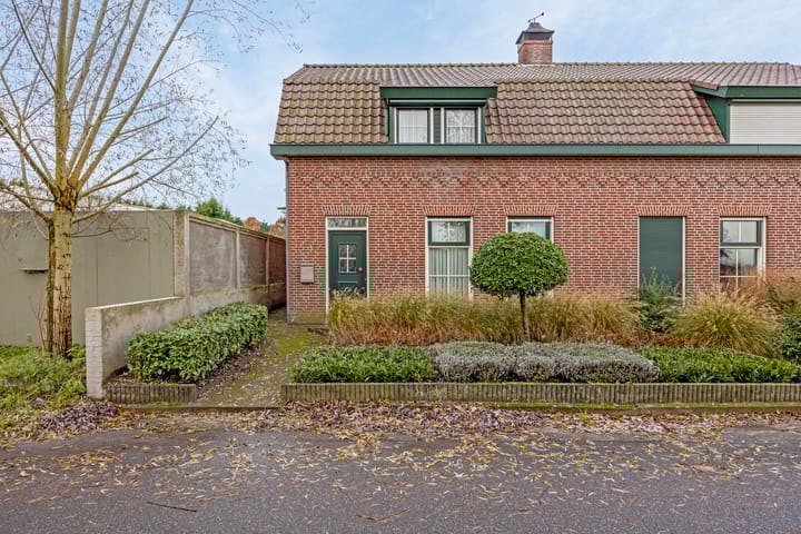 Photo 30 of Bredaseweg 23-A