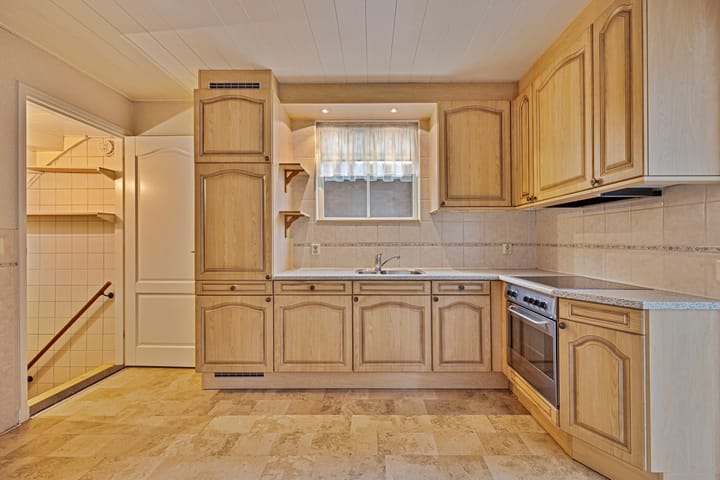 Photo 6 of Bredaseweg 23-A