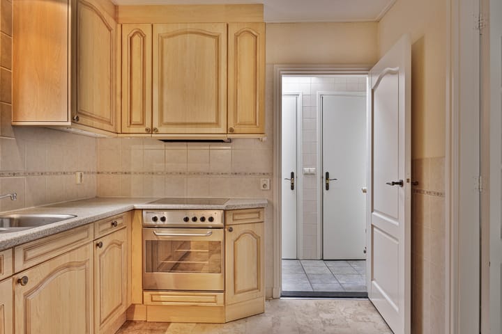 Photo 11 of Bredaseweg 23-A