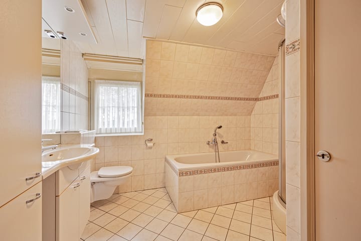 Photo 16 of Bredaseweg 23-A