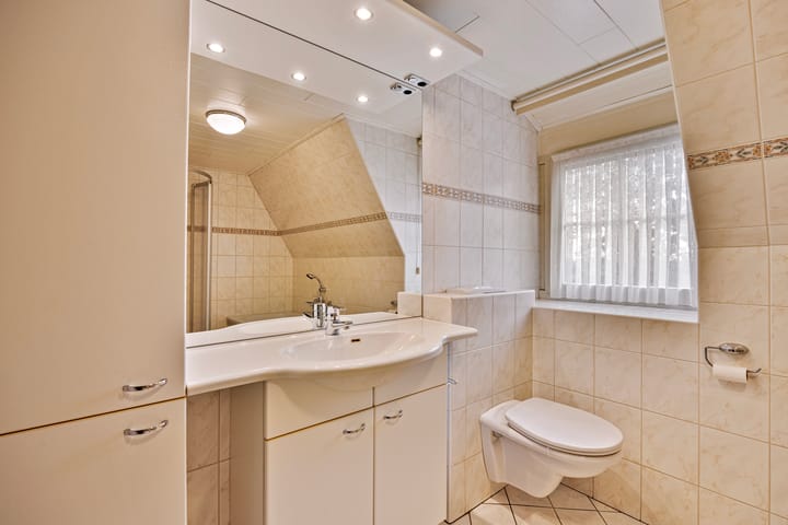 Photo 18 of Bredaseweg 23-A