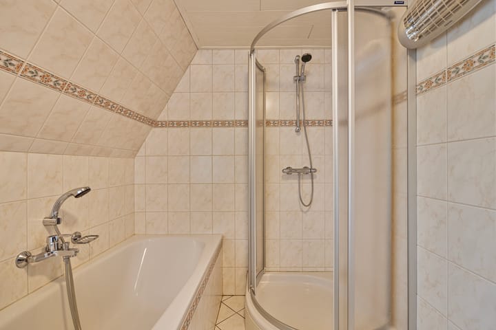 Photo 19 of Bredaseweg 23-A