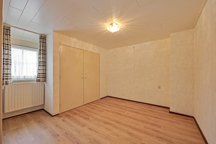 Photo 24 of Bredaseweg 23-A