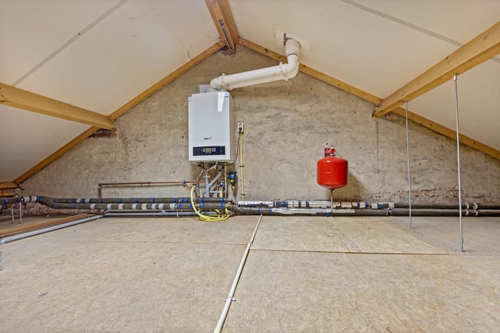 Photo 25 of Bredaseweg 23-A