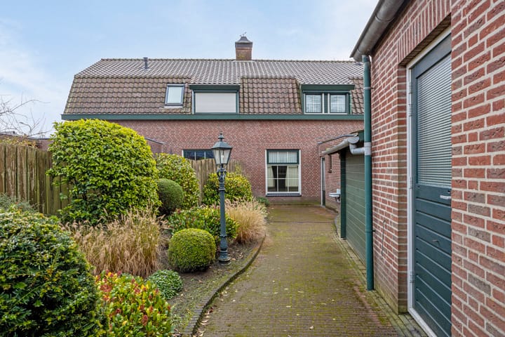 Photo 27 of Bredaseweg 23-A