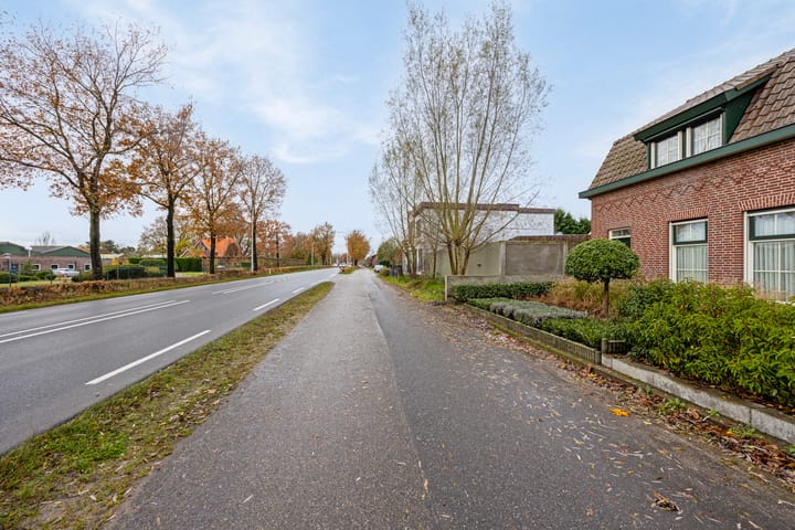 Photo 32 of Bredaseweg 23-A