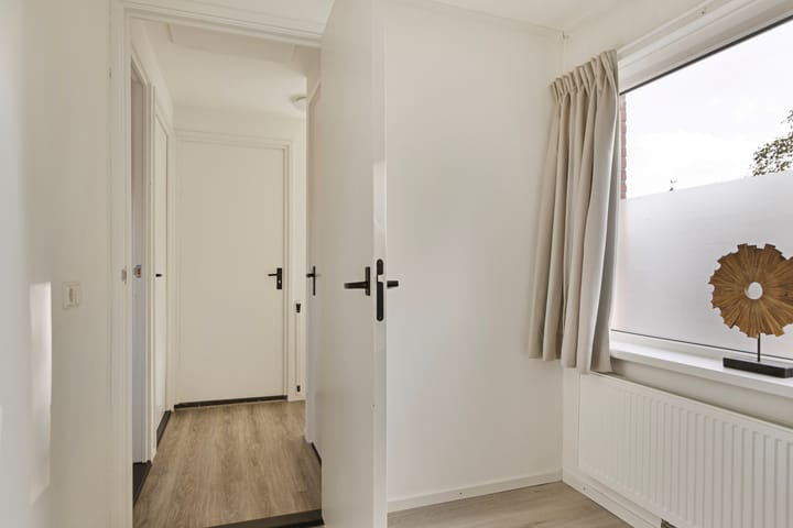 Foto 25 van Burg. Garreltsweg 42