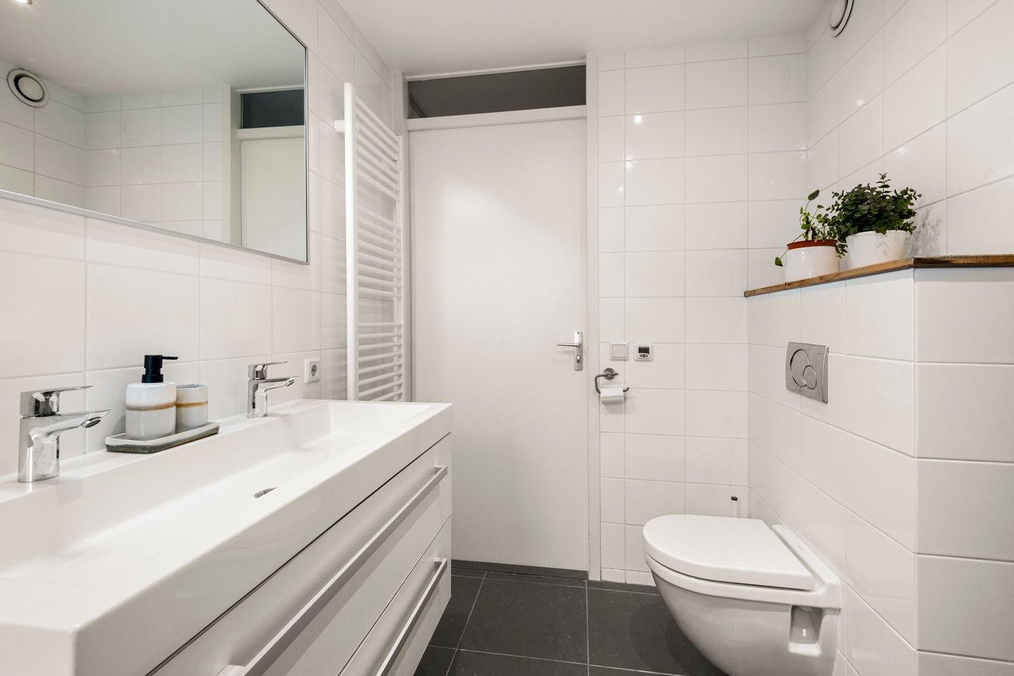 Photo 20 of Wim van Eststraat 67