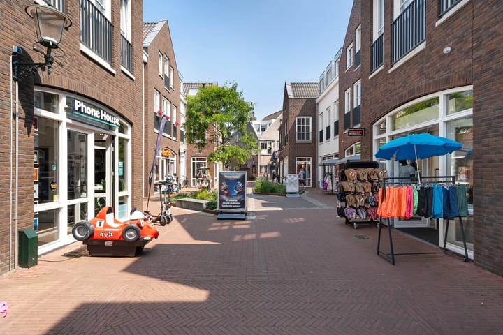 Foto 4 van 11 April Plein 24