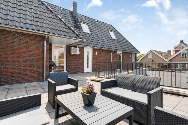 Foto 11 van 11 April Plein 24