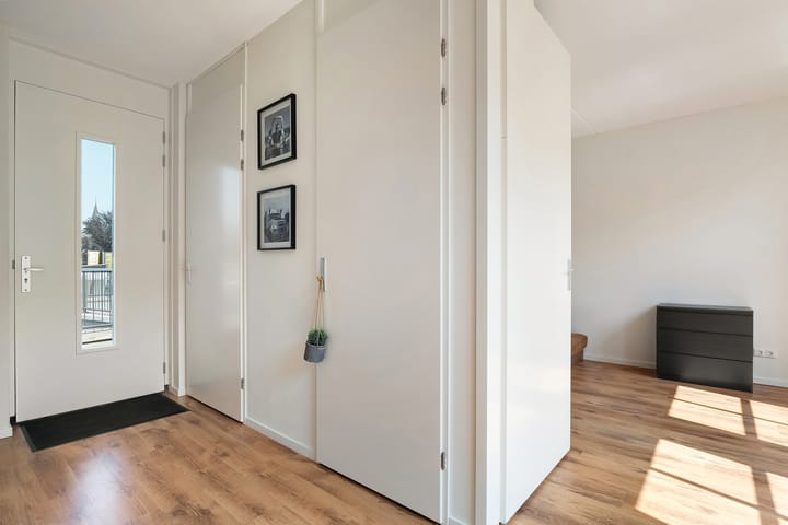 Foto 13 van 11 April Plein 24