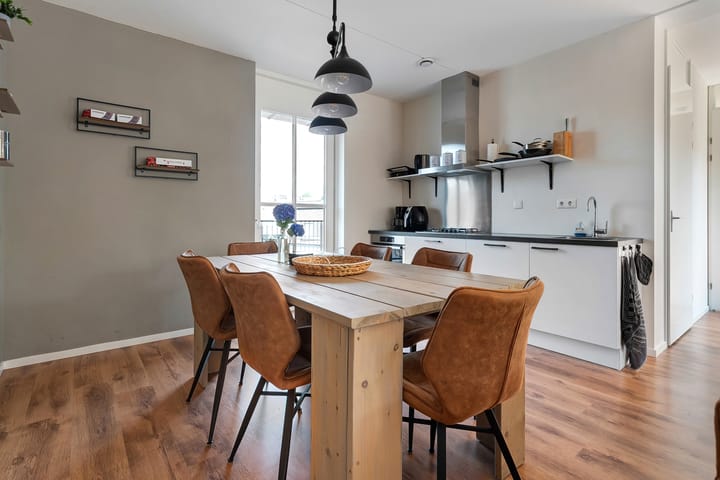 Foto 20 van 11 April Plein 24