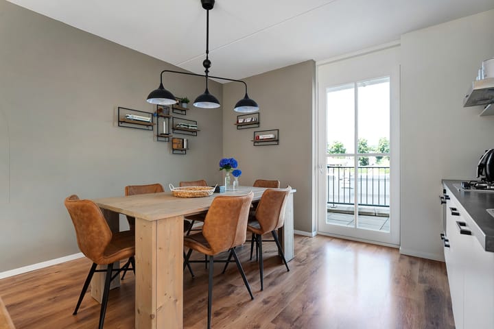 Foto 21 van 11 April Plein 24