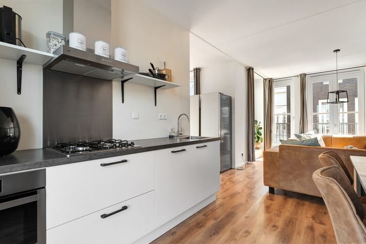 Foto 22 van 11 April Plein 24