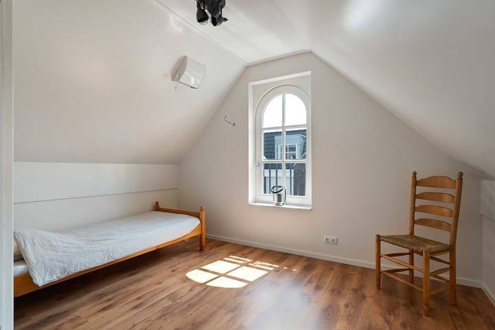 Foto 30 van 11 April Plein 24