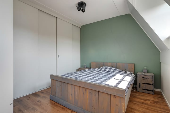 Foto 32 van 11 April Plein 24