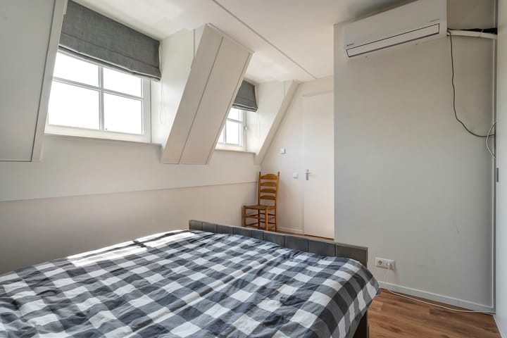 Foto 33 van 11 April Plein 24