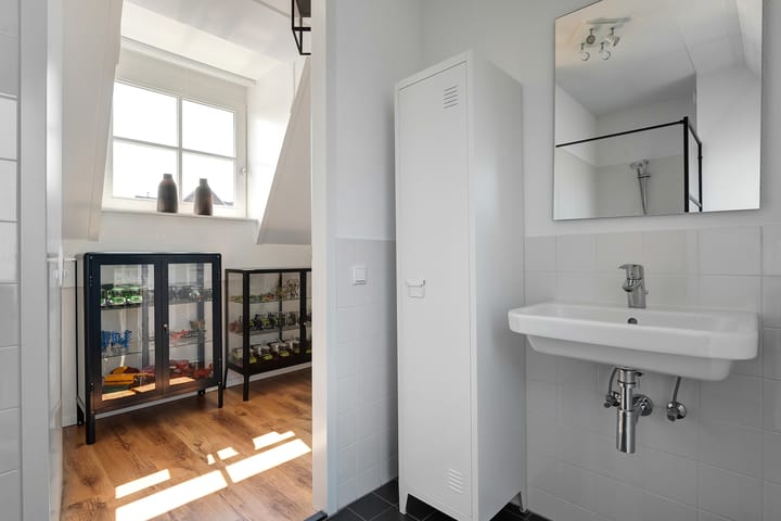 Foto 35 van 11 April Plein 24