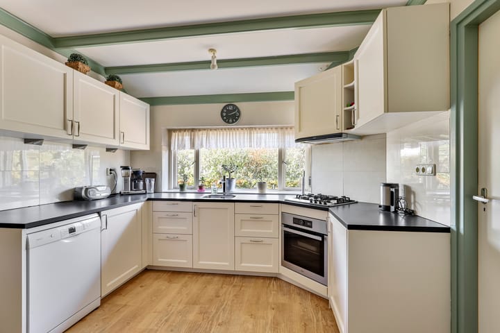 Photo 6 of Driegaardsestraat 28