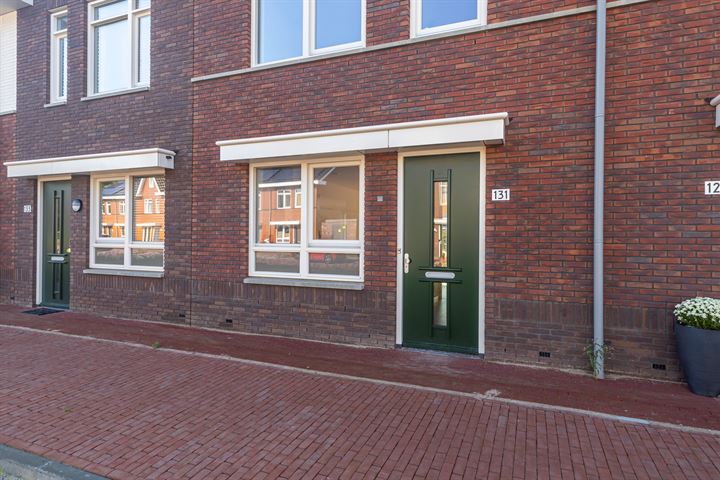 Bekijk foto 27 van Edgar du Perronstraat 131