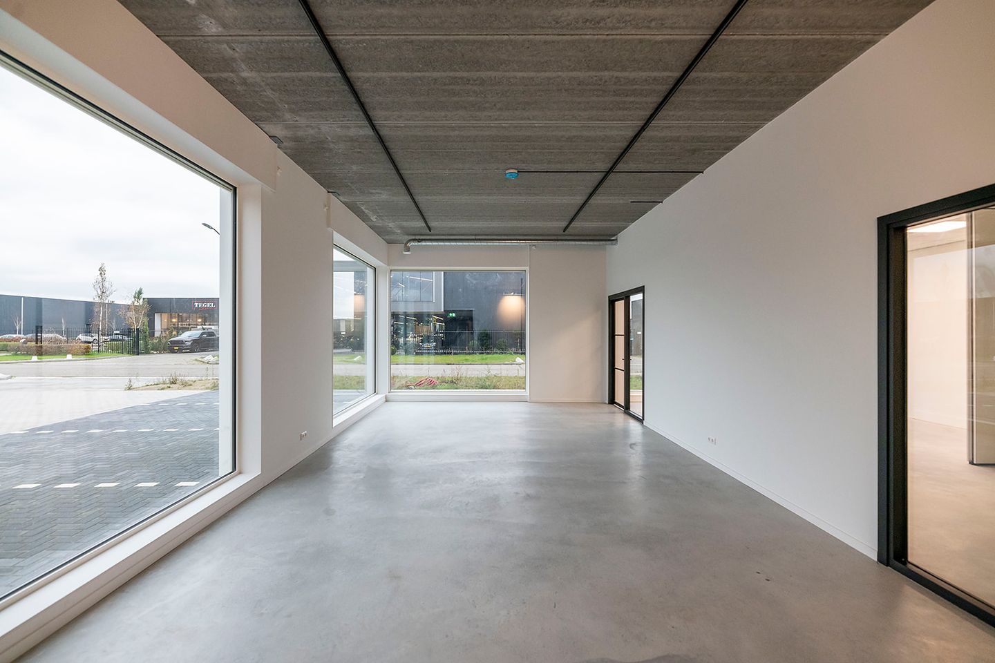 View photo 5 of Argon 16