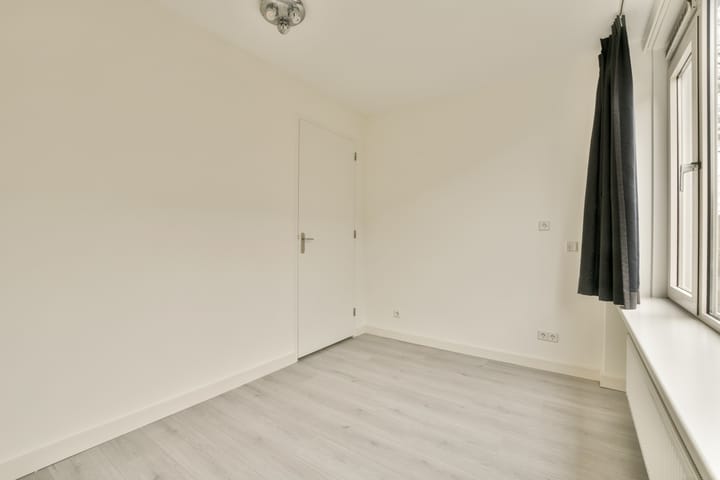 Foto 16 van Willem de Mérodestraat 10