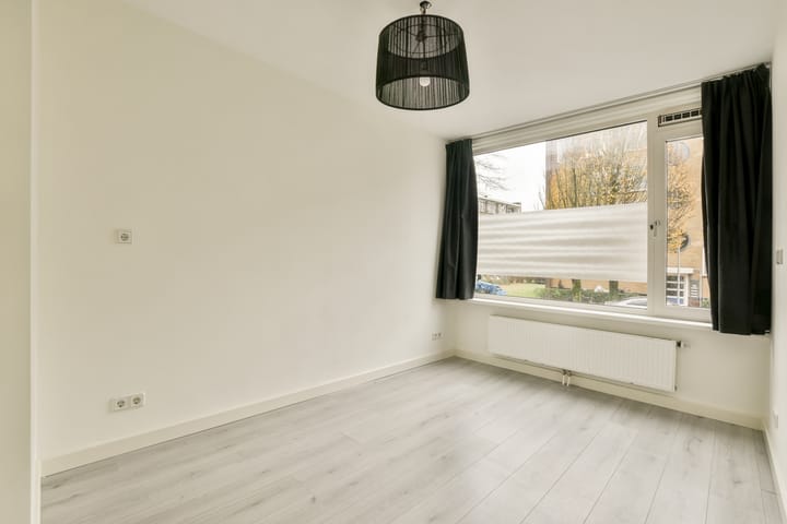 Foto 19 van Willem de Mérodestraat 10