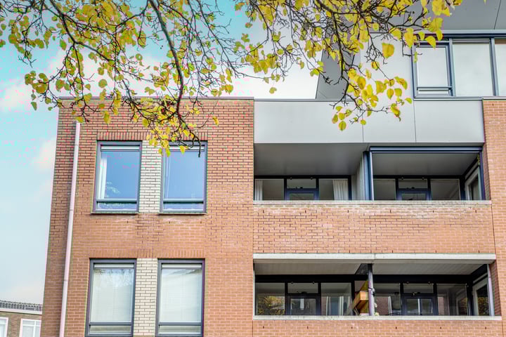 Bekijk foto van Busken Huetstraat 94