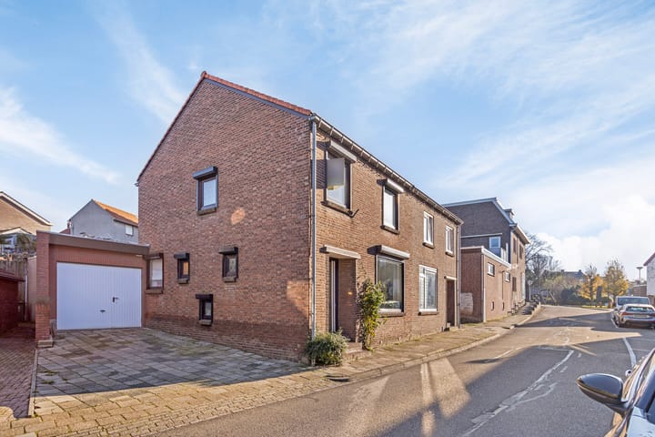 Foto 1 van Kerkweg 14