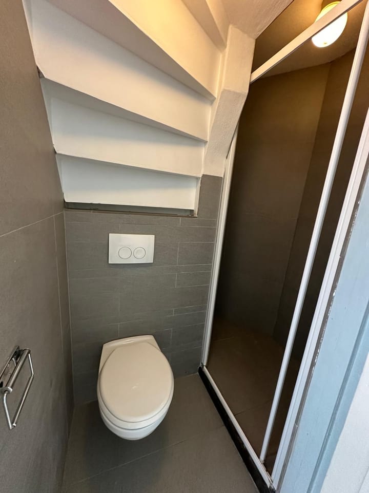 Photo 9 of Van Diemenstraat 192-A