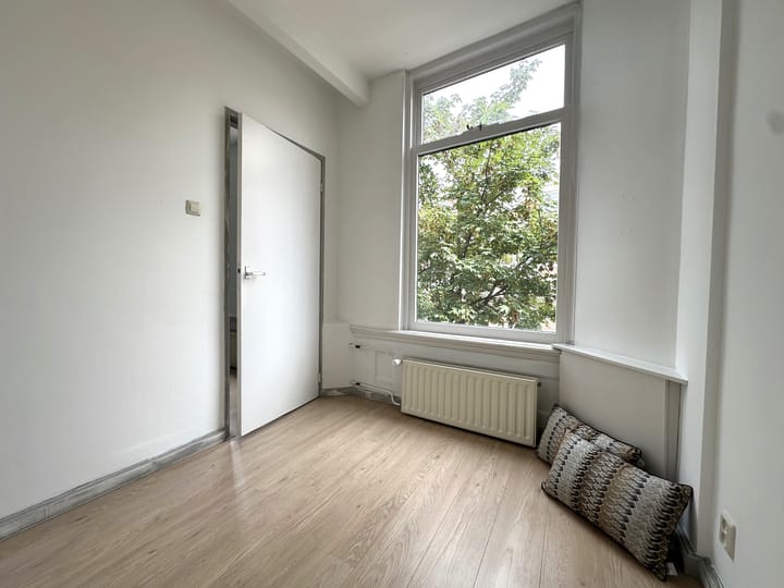 Photo 11 of Van Diemenstraat 192-A