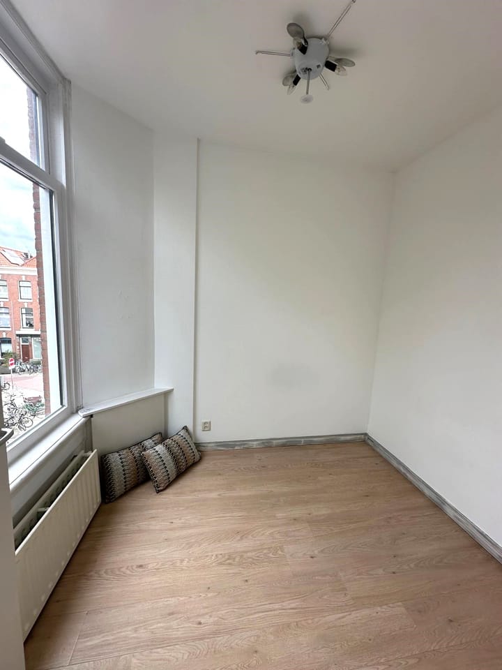 Photo 12 of Van Diemenstraat 192-A