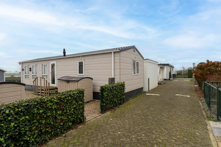 Photo 2 of Bovendijk 2-11