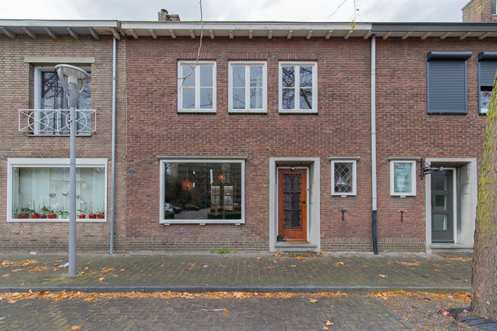 View photo 1 of Elisabethstraat 26