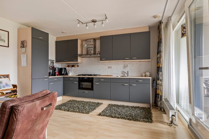 Foto 12 van Willem- en Maryplein 118