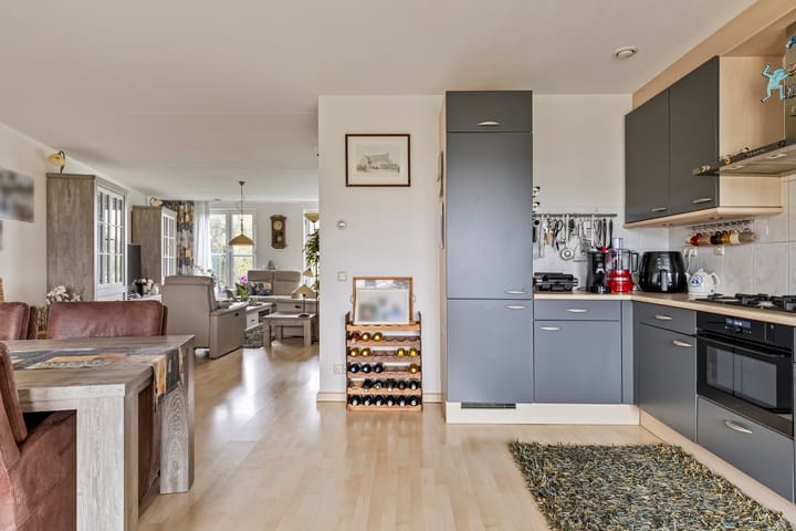 Foto 13 van Willem- en Maryplein 118