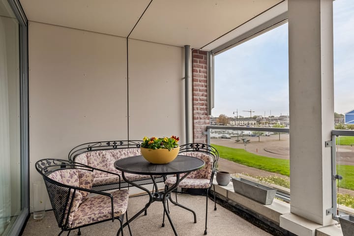 Foto 15 van Willem- en Maryplein 118