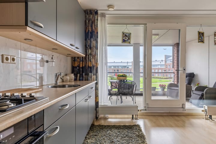 Foto 14 van Willem- en Maryplein 118