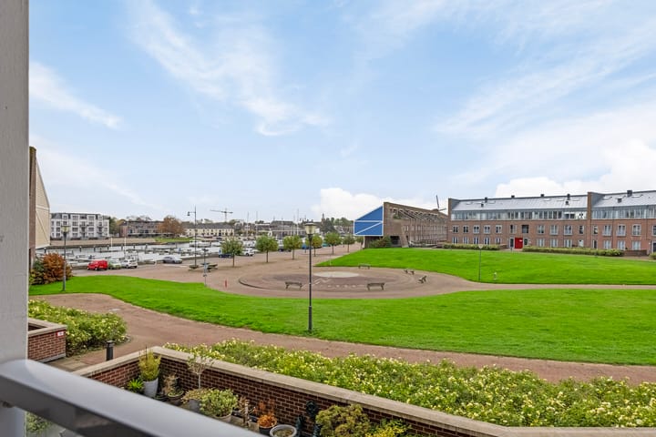 Foto 17 van Willem- en Maryplein 118