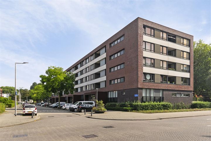 Bekijk foto 2 van Van Heukelomstraat 232