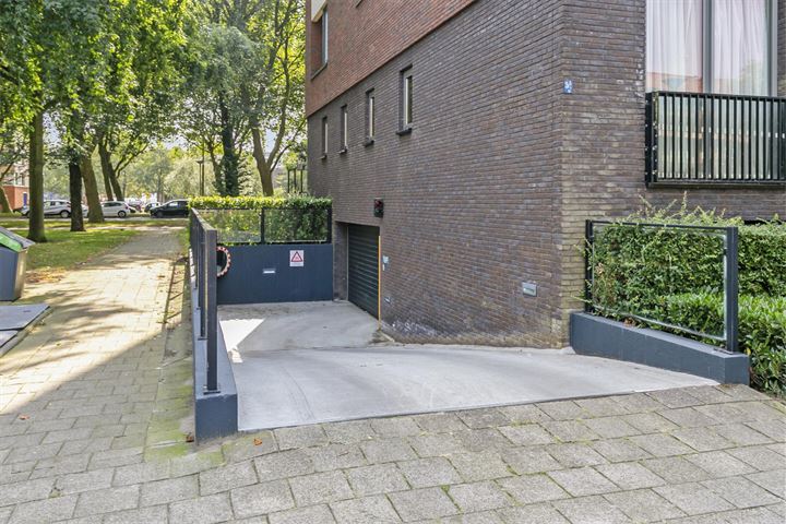 Bekijk foto 32 van Van Heukelomstraat 232