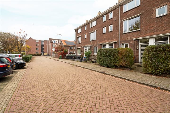 Bekijk foto 33 van Zonnebloemstraat 42