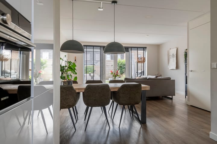 Photo 19 of Purper 9