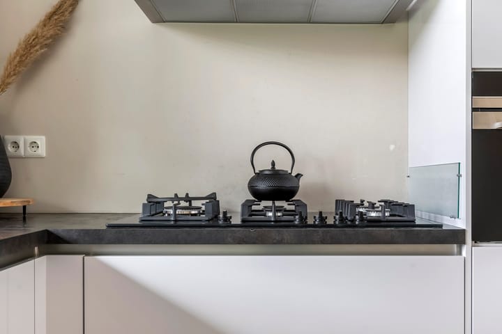 Photo 24 of Purper 9