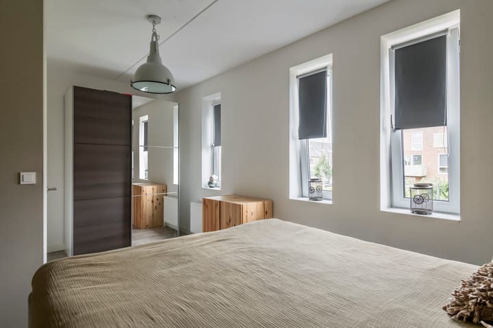 Photo 28 of Purper 9